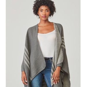 BB Dakota poncho